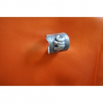 BAGUE ELEPHANT SUR ARGENT STRIE