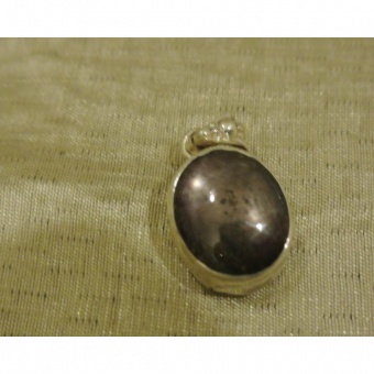pendentif en pierre de RUBIS ETOILE JAI