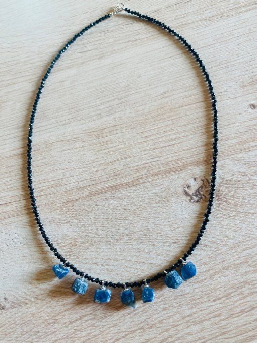 colliers tours de cou saphir