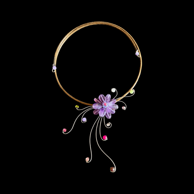 collier ras de cou fleur