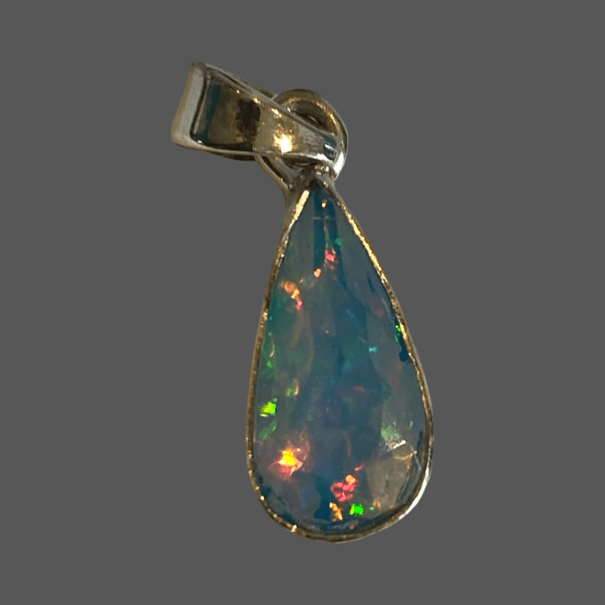 PENDENTIF OPALE MULTICOLORE