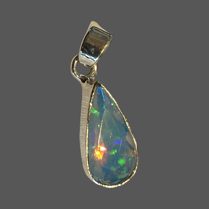 pendentif opale multicolore