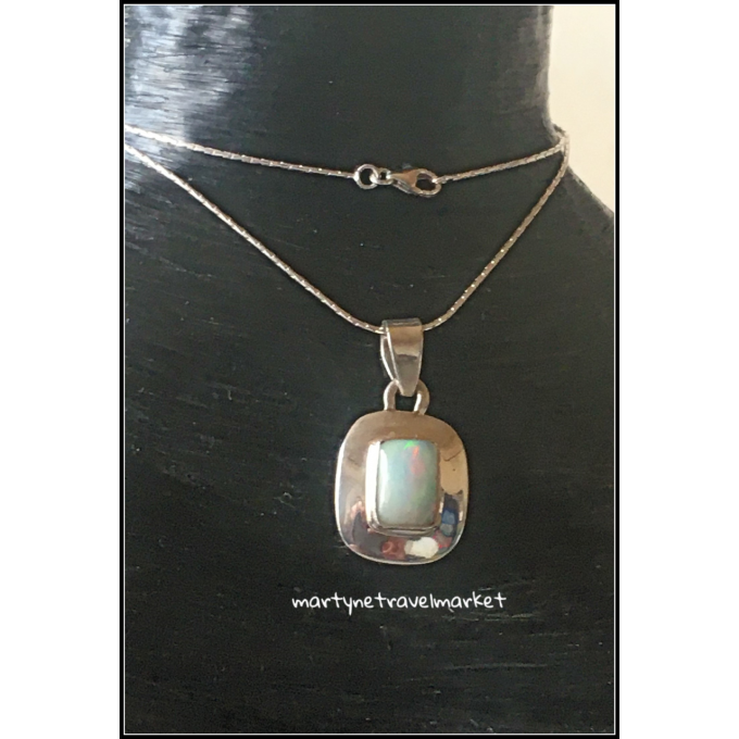 PENDENTIF OPALE CARREE