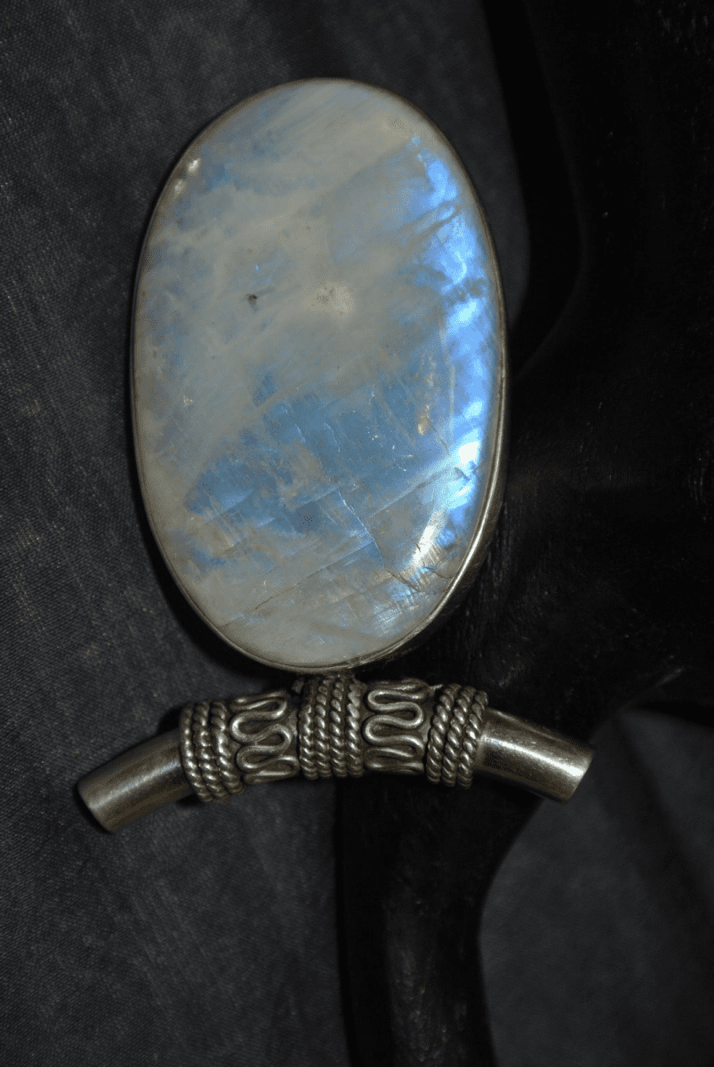 PENDENTIF PIERRE DE LUNE